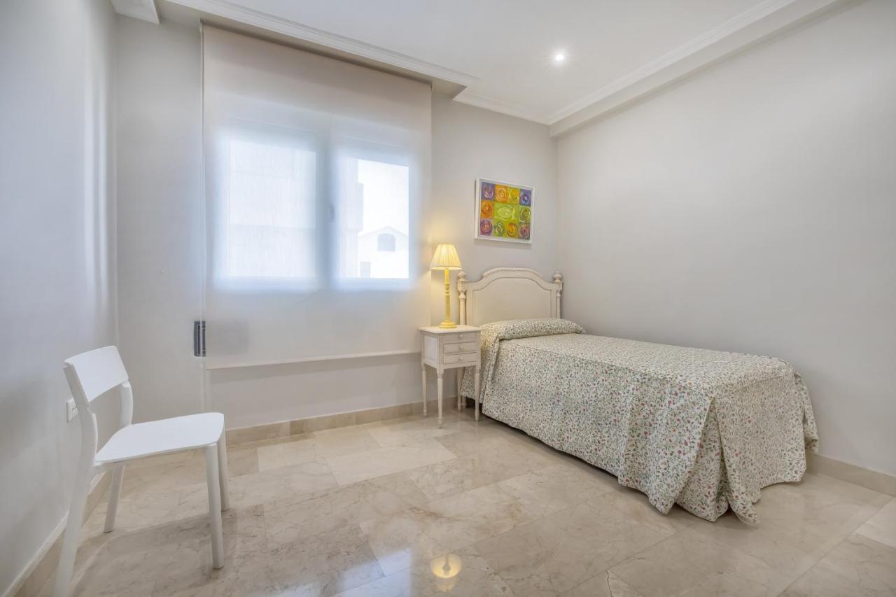 Apartamento Los Tilos & Parking & Piscina Кордова Екстер'єр фото
