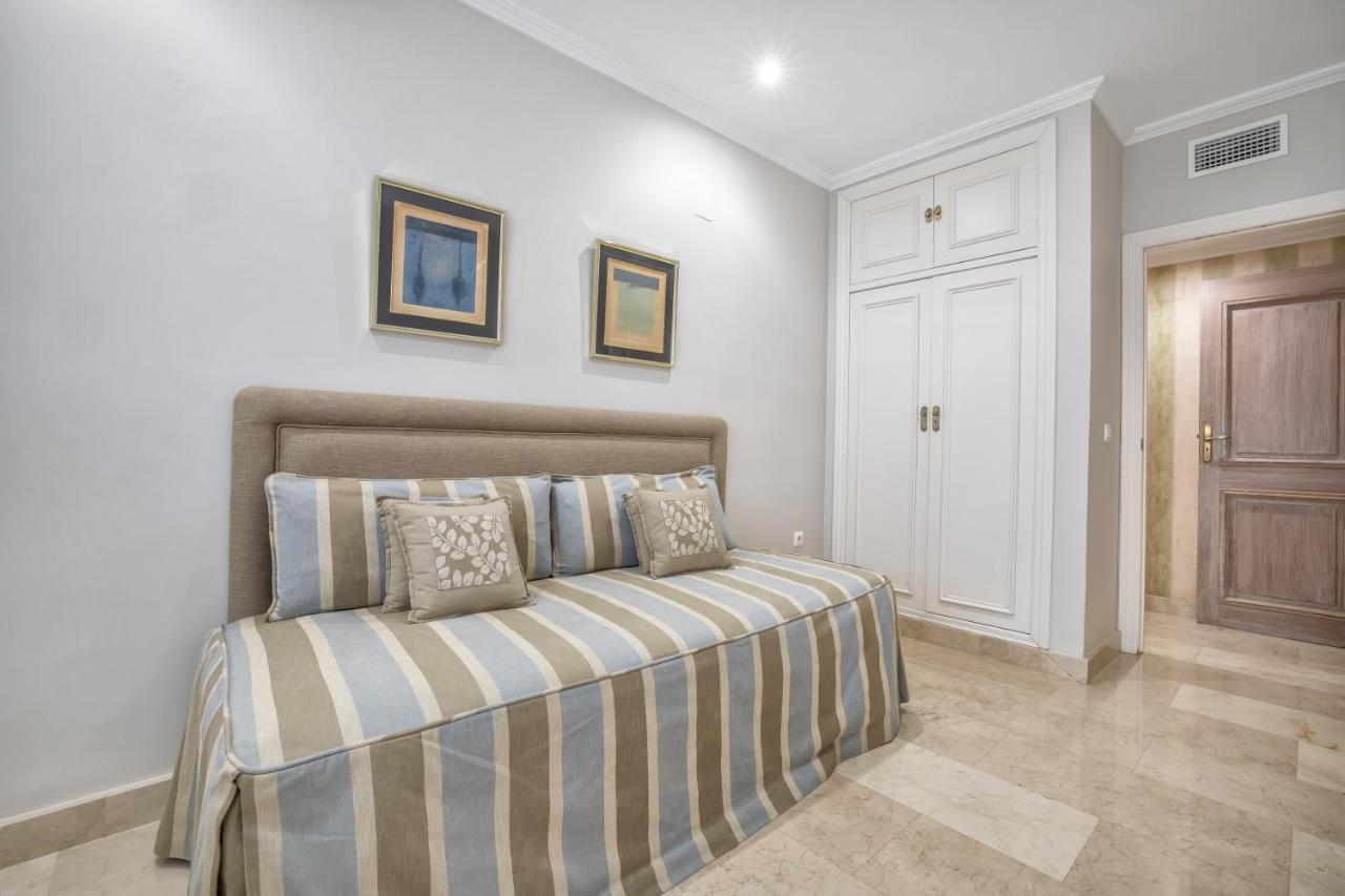 Apartamento Los Tilos & Parking & Piscina Кордова Екстер'єр фото